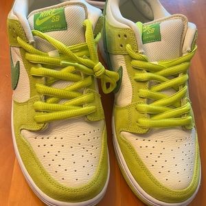 WORN A COUPLE TIMES
